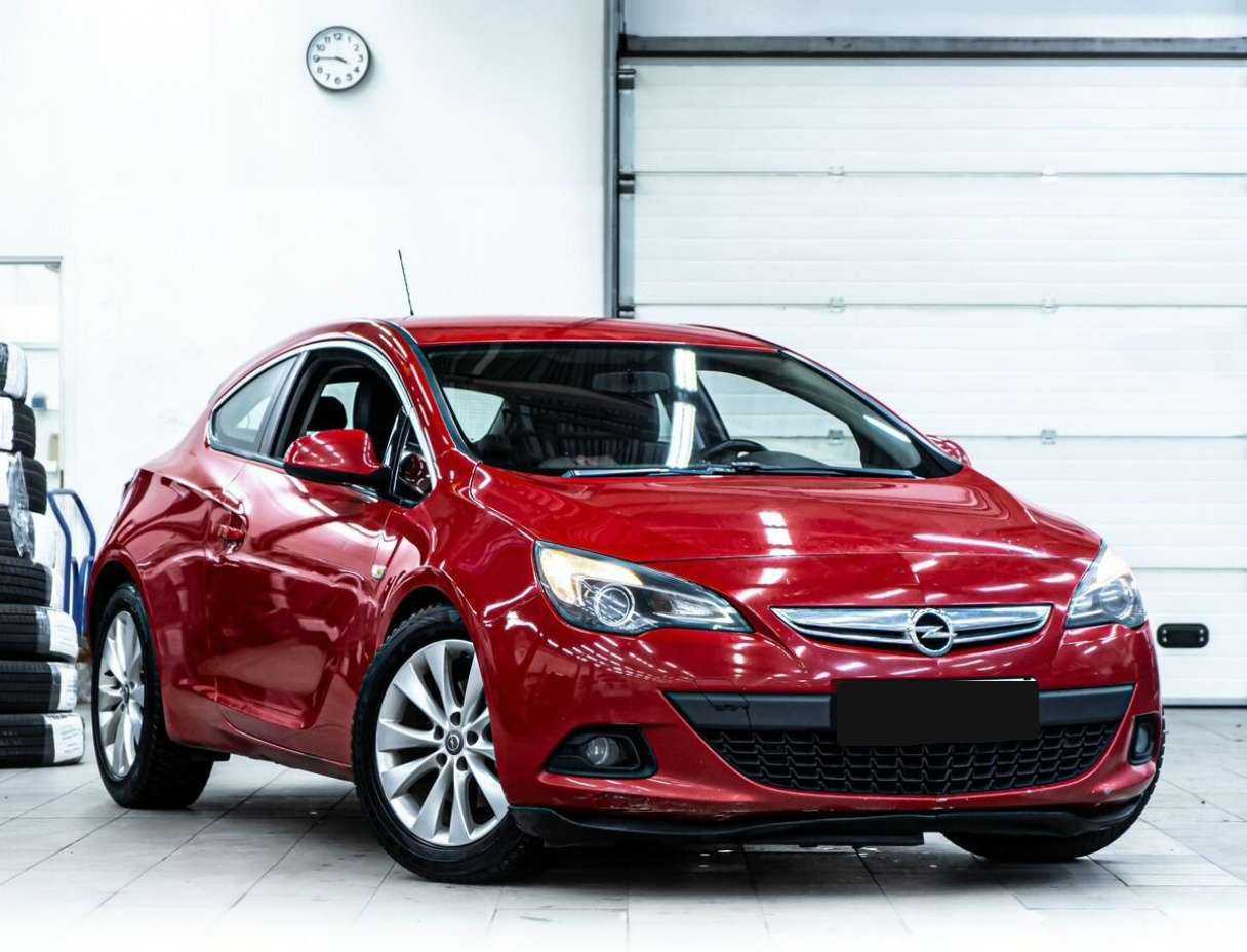 Opel Astra 2012 года с пробегом. Фото: #1
