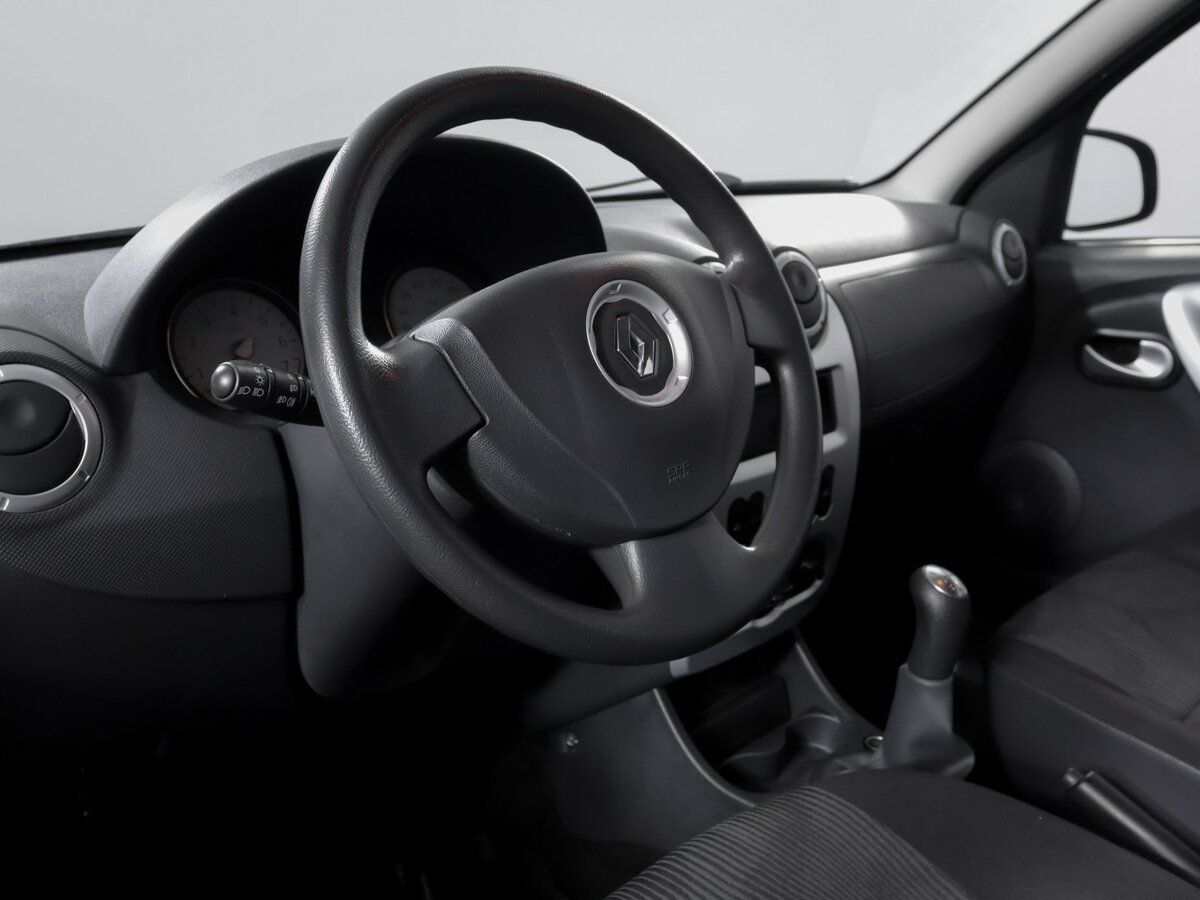 Renault Sandero 2012 года с пробегом. Фото: #9