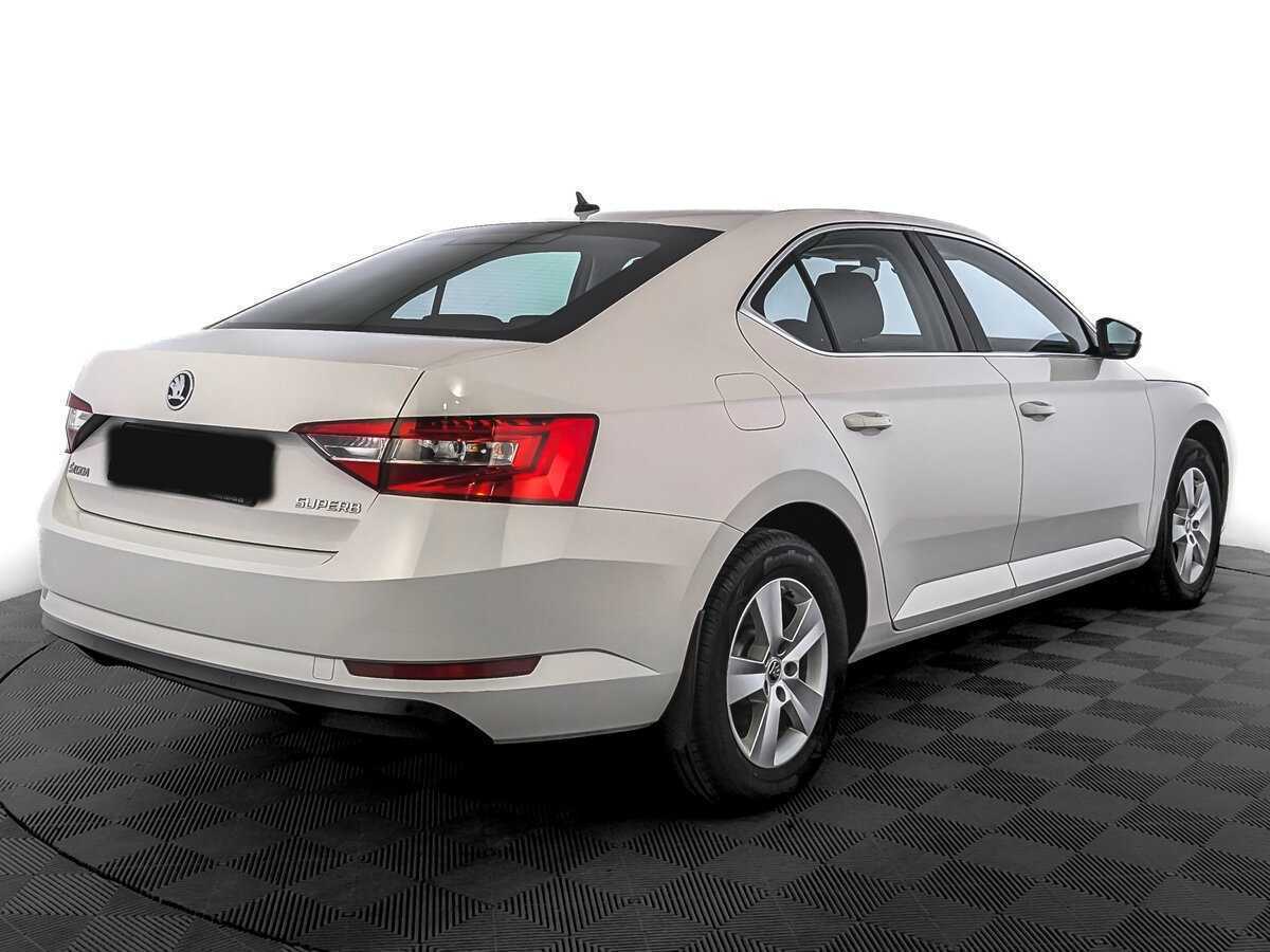 Skoda Superb 2017 года с пробегом. Фото: #4