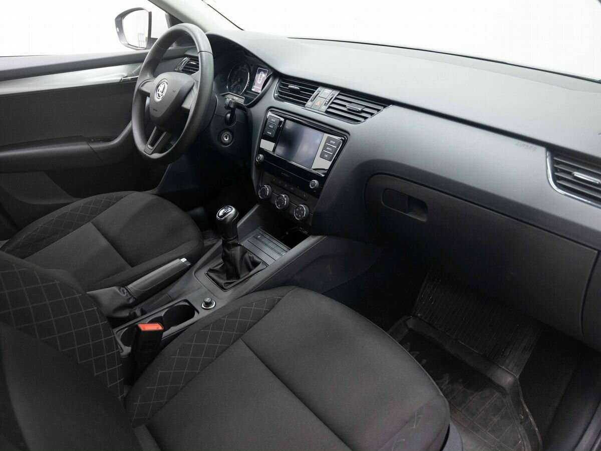 Skoda Octavia 2019 года с пробегом. Фото: #10