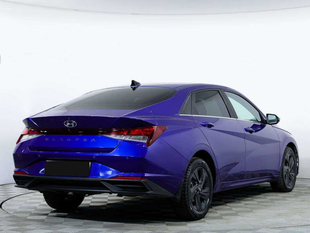 Hyundai Elantra 2021 года с пробегом. Фото: #3