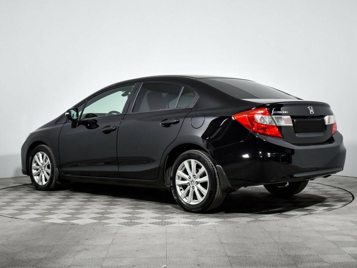 Honda Civic 2012 года с пробегом. Фото: #3