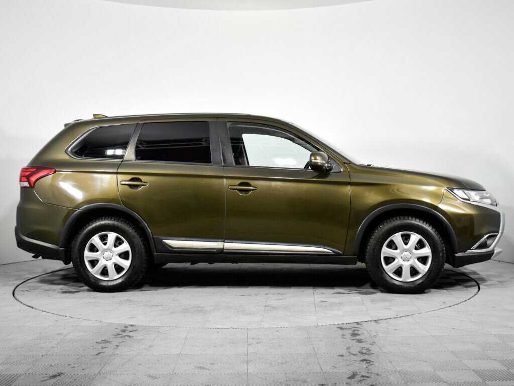 Mitsubishi Outlander 2017 года с пробегом. Фото: #3