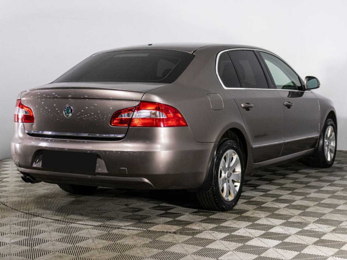 Skoda Superb 2012 года с пробегом. Фото: #4