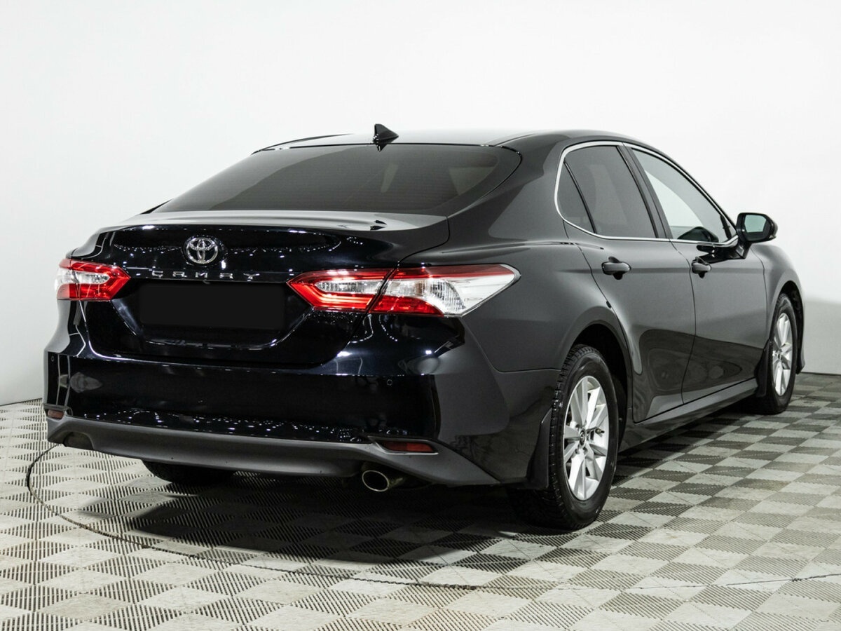 Toyota Camry 2018 года с пробегом. Фото: #4
