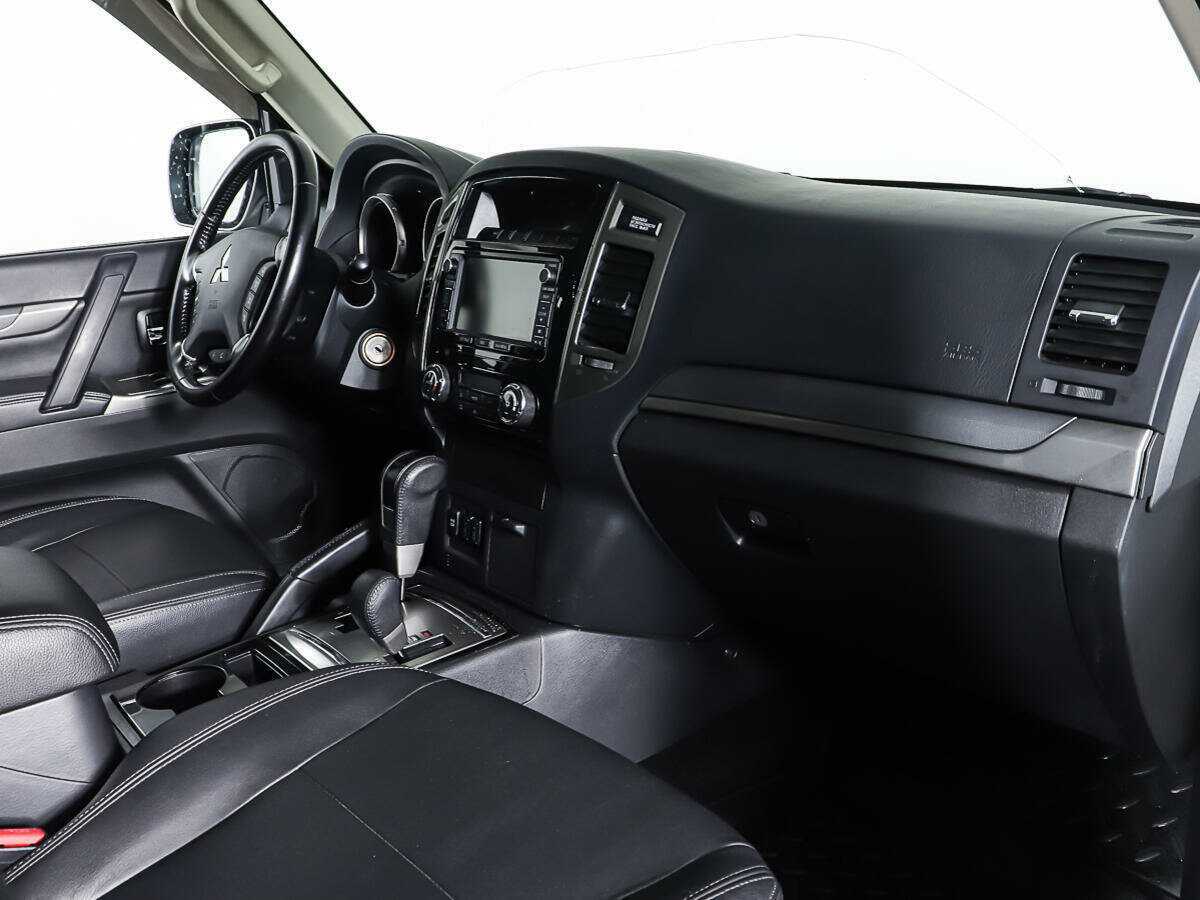 Mitsubishi Pajero 2014 года с пробегом. Фото: #6