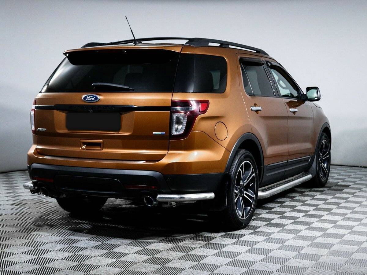 Ford Explorer 2013 года с пробегом. Фото: #3