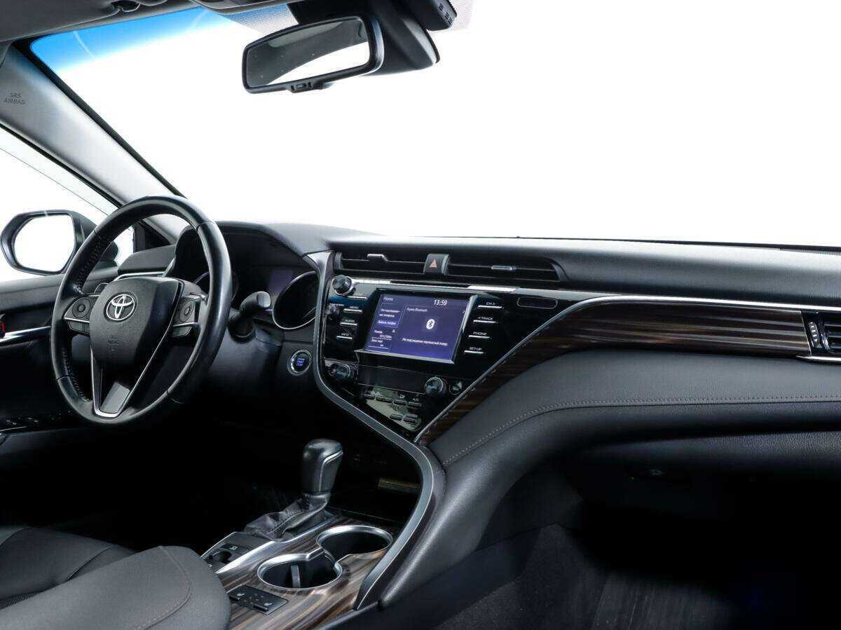 Toyota Camry 2018 года с пробегом. Фото: #8