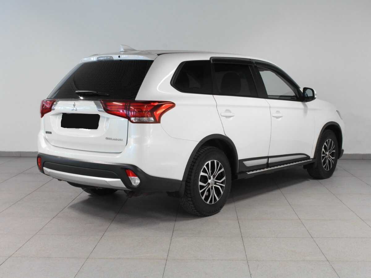 Mitsubishi Outlander 2017 года с пробегом. Фото: #4