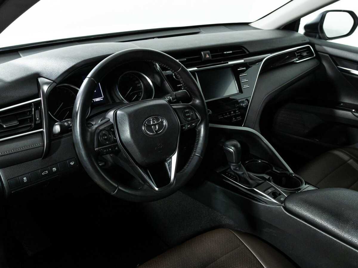 Toyota Camry 2018 года с пробегом. Фото: #8
