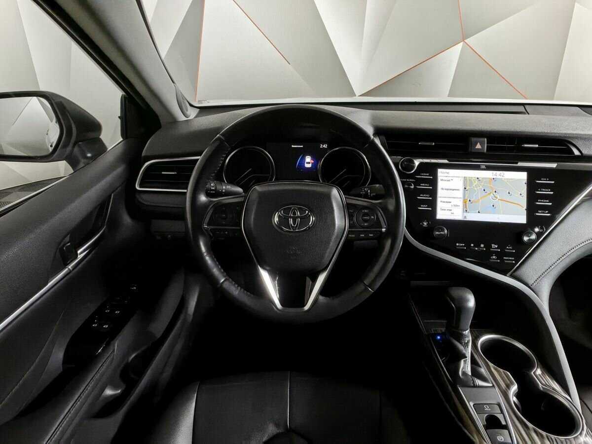 Toyota Camry 2020 года с пробегом. Фото: #14