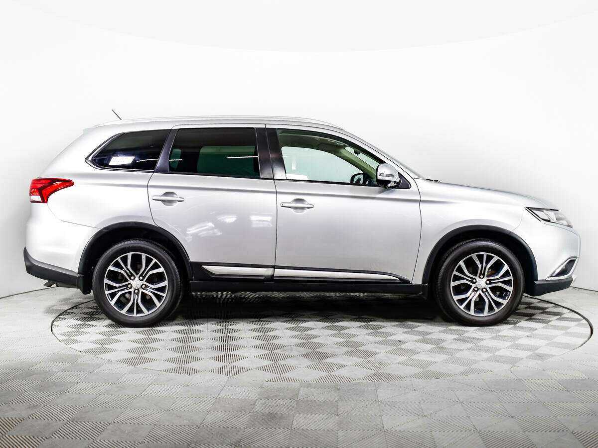 Mitsubishi Outlander 2016 года с пробегом. Фото: #3