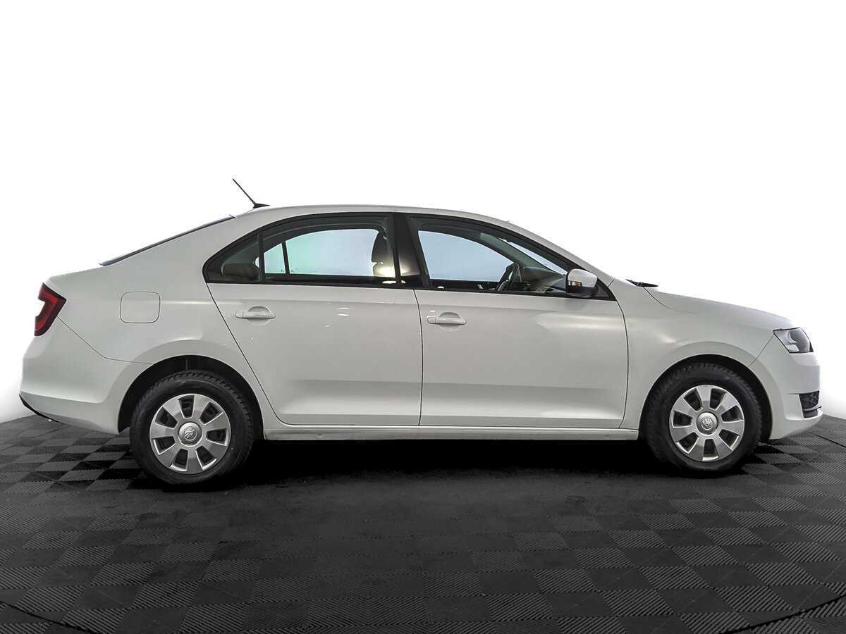 Skoda Rapid 2019 года с пробегом. Фото: #3