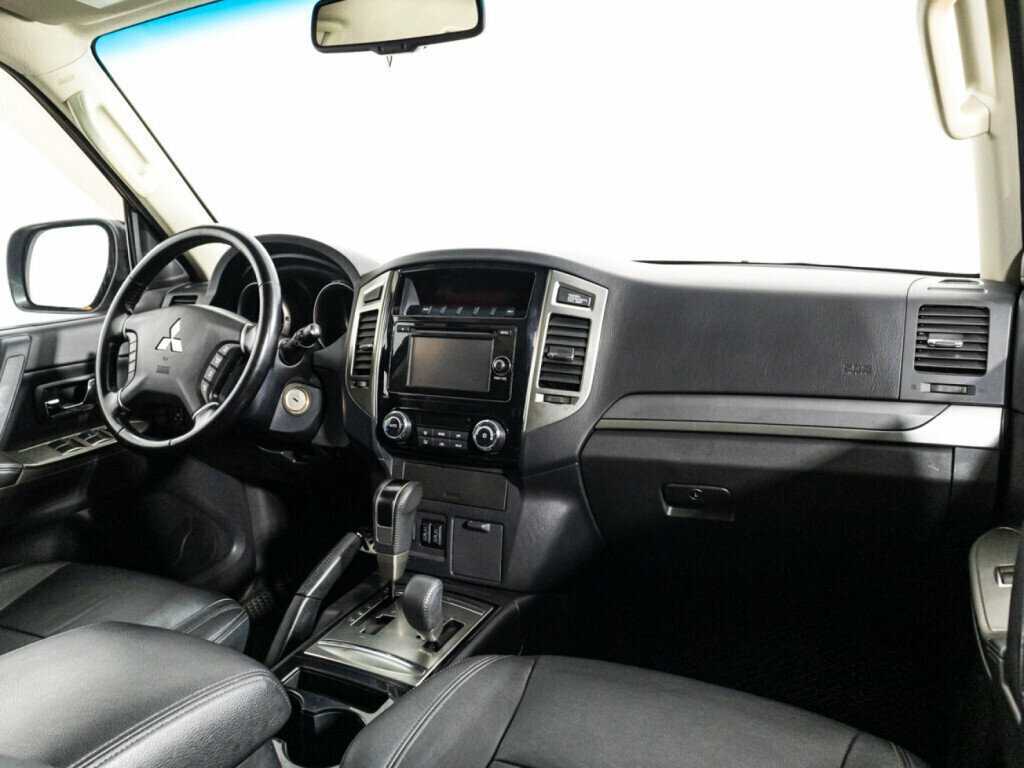Mitsubishi Pajero 2014 года с пробегом. Фото: #8