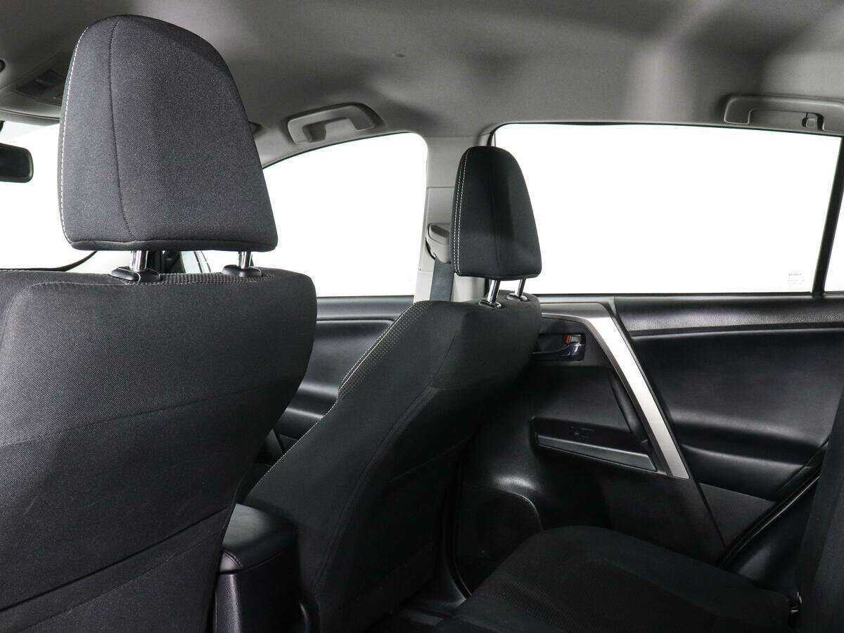 Toyota RAV4 2019 года с пробегом. Фото: #11