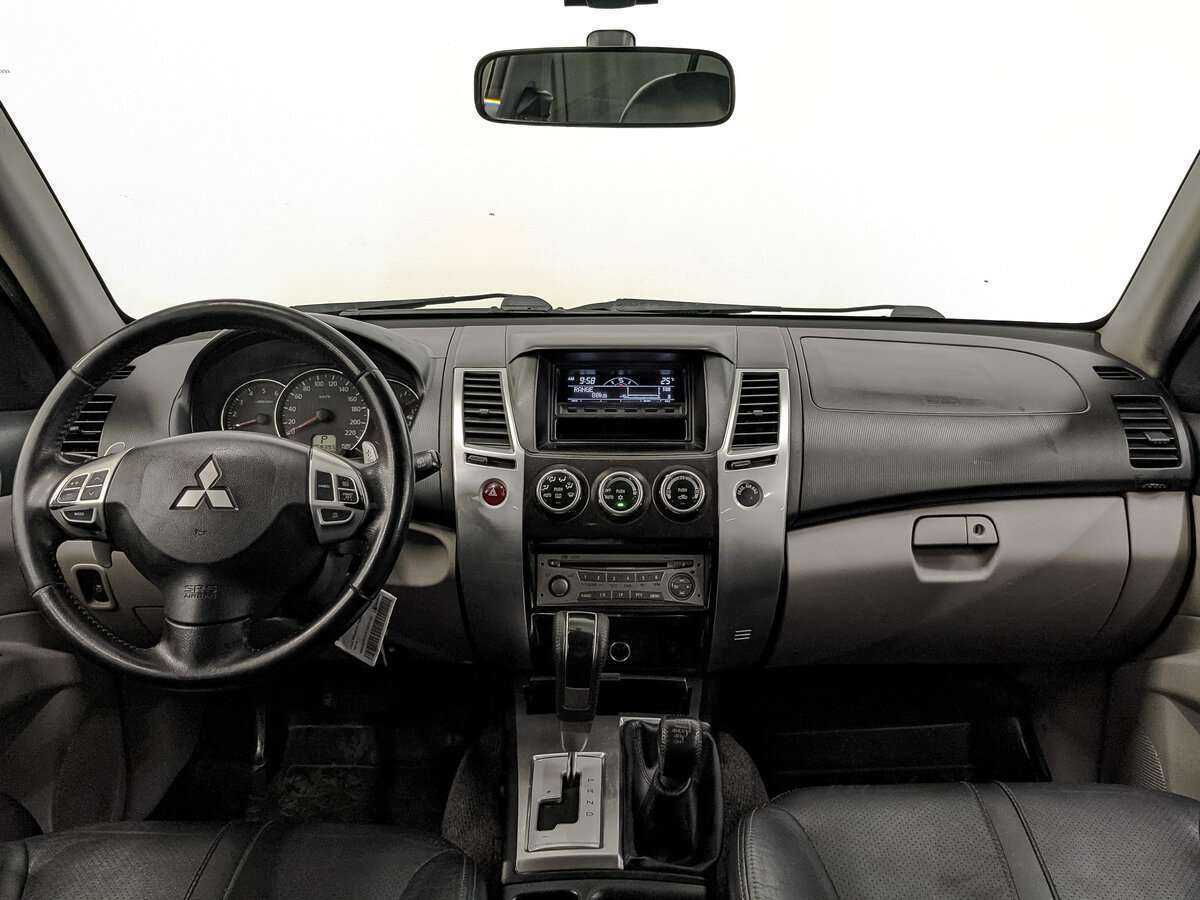 Mitsubishi Pajero Sport 2012 года с пробегом. Фото: #9