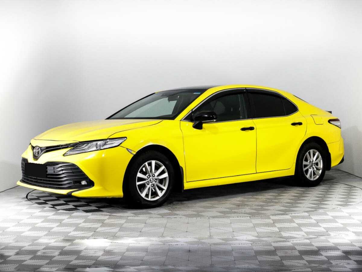 Toyota Camry 2021 года с пробегом. Посмотреть фото