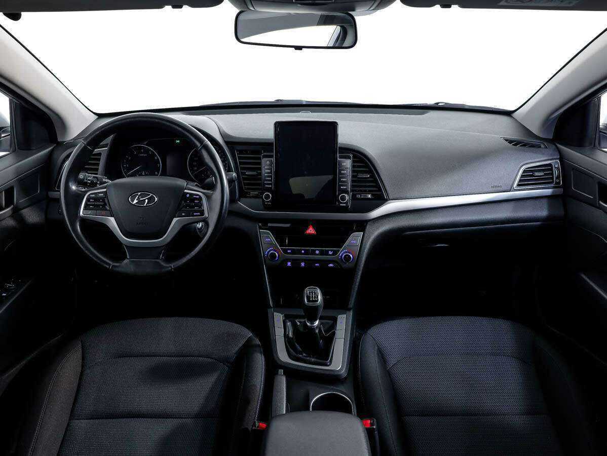 Hyundai Elantra 2018 года с пробегом. Фото: #8