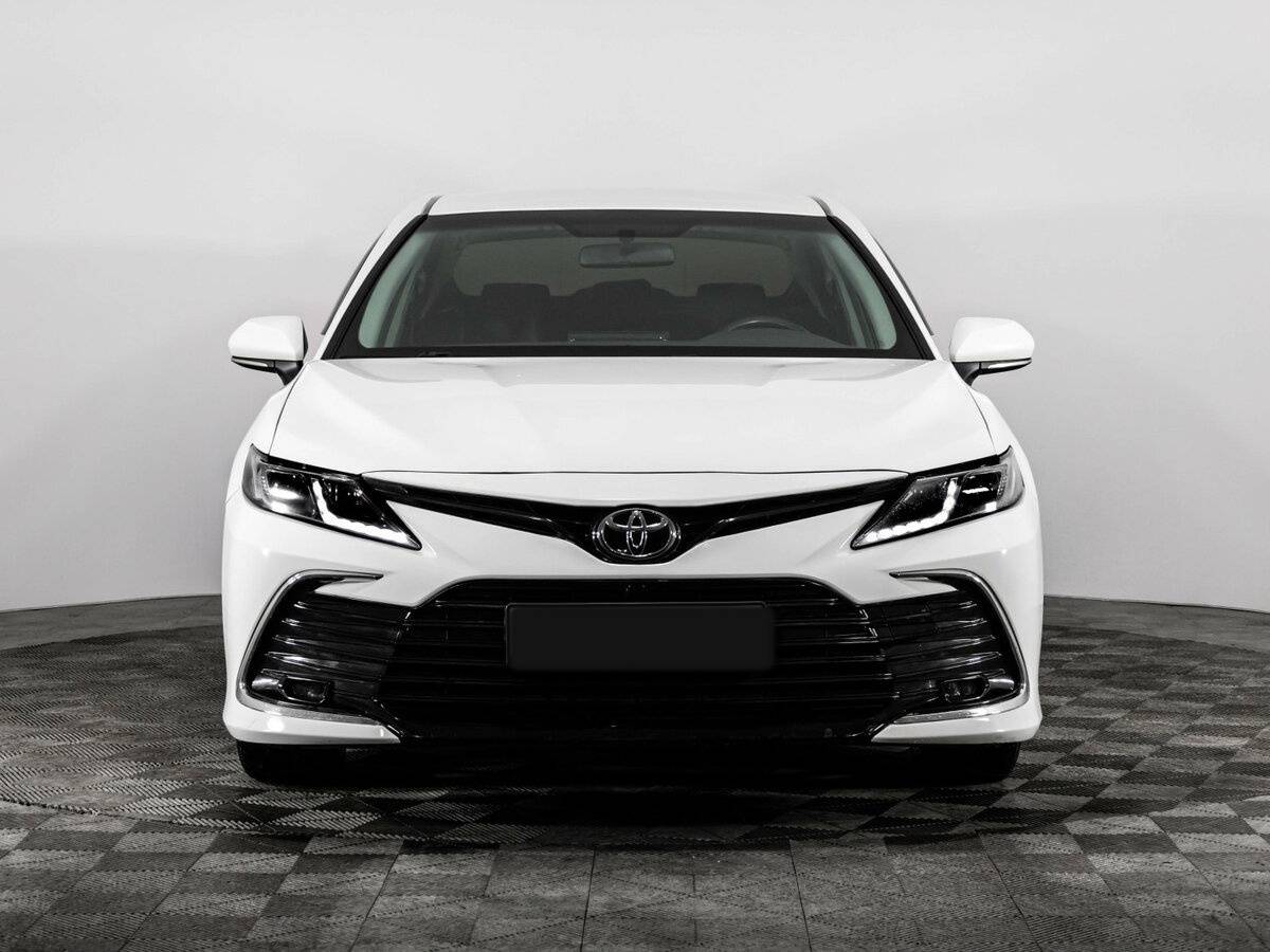 Toyota Camry 2021 года с пробегом. Фото: #1