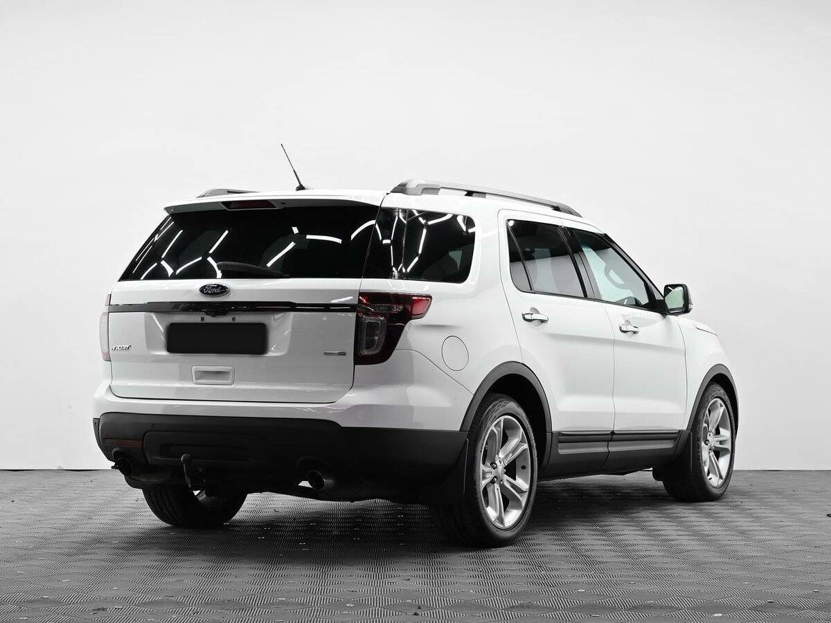 Ford Explorer 2013 года с пробегом. Фото: #3
