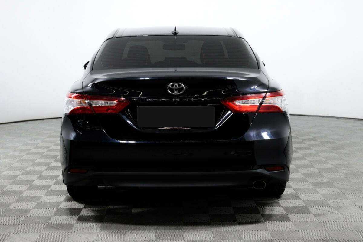 Toyota Camry 2019 года с пробегом. Фото: #4