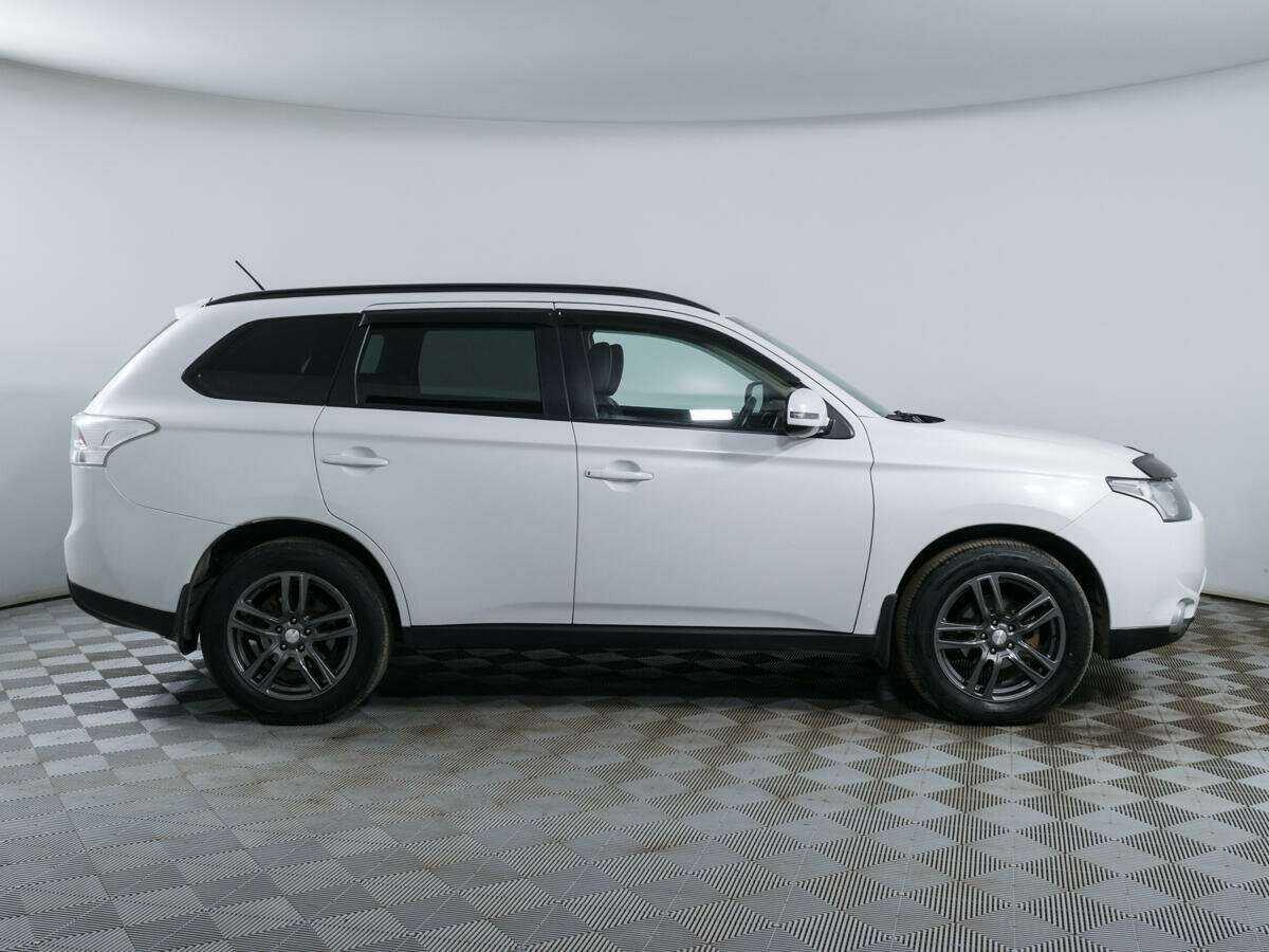 Mitsubishi Outlander 2012 года с пробегом. Фото: #3