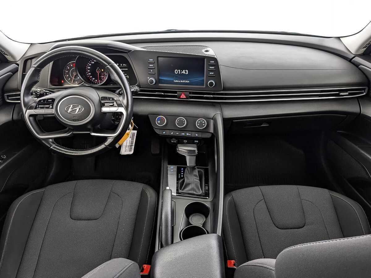 Hyundai Elantra 2021 года с пробегом. Фото: #9