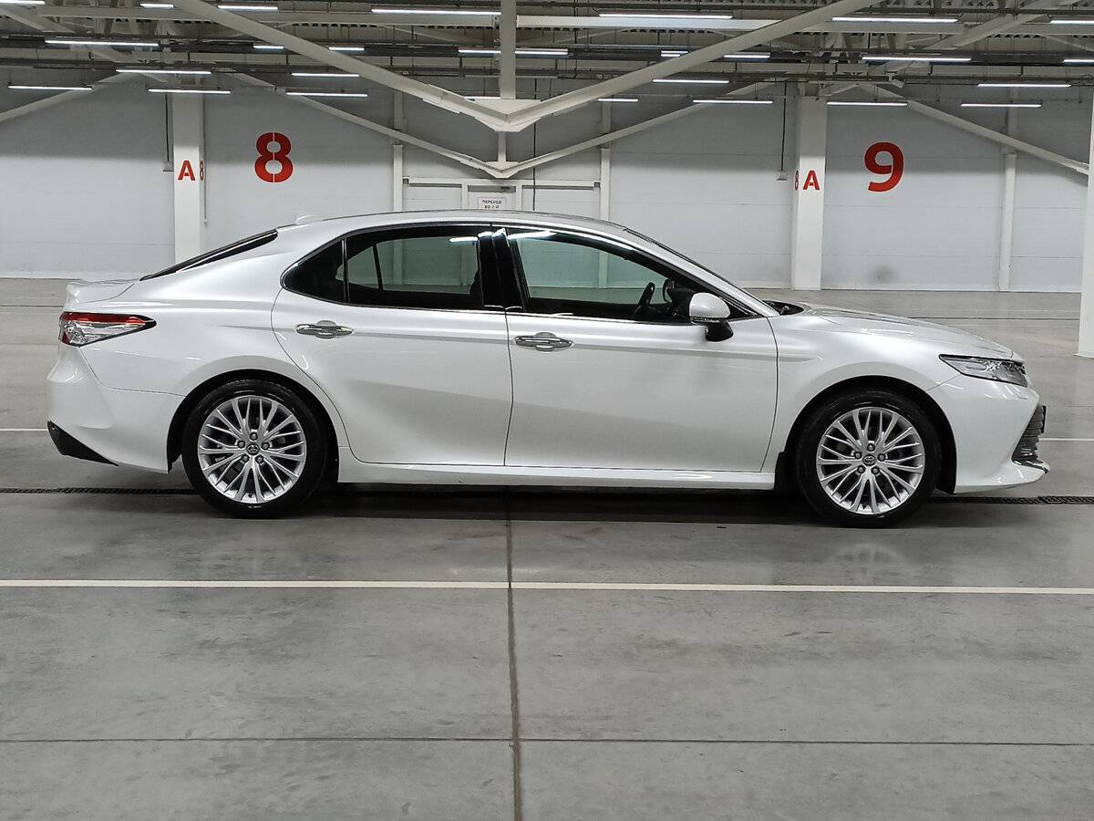 Toyota Camry 2019 года с пробегом. Фото: #3