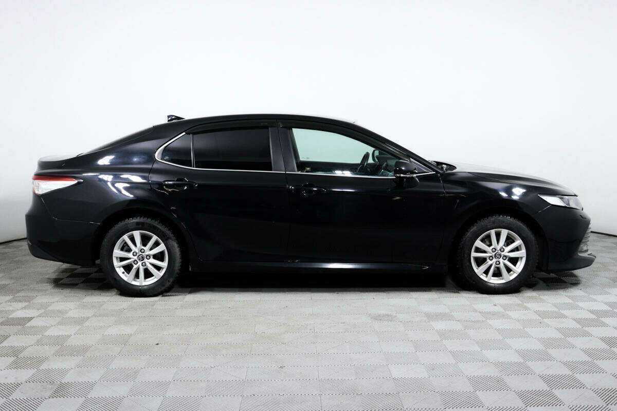 Toyota Camry 2019 года с пробегом. Фото: #3