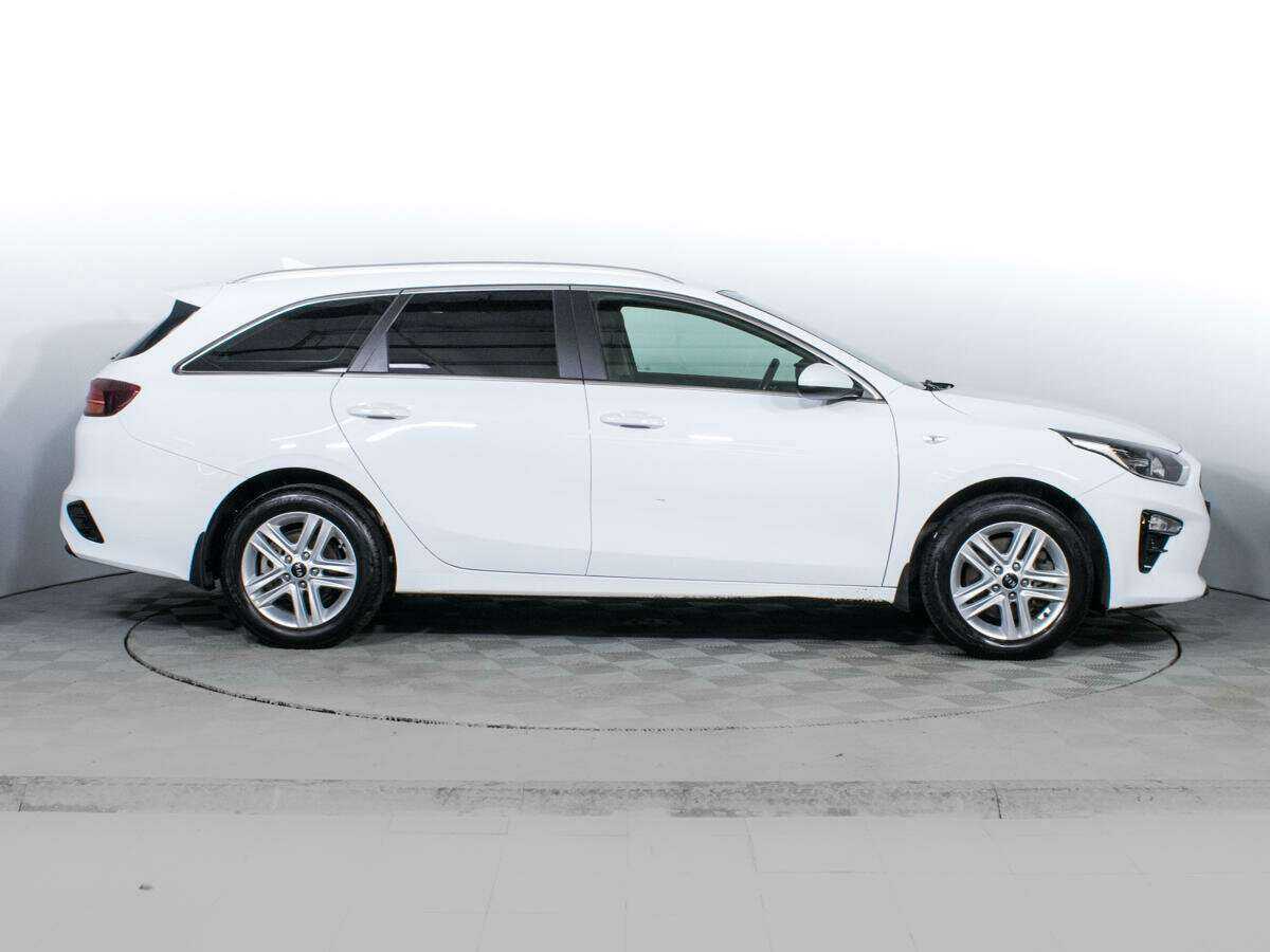 Kia Ceed 2020 года с пробегом. Фото: #3