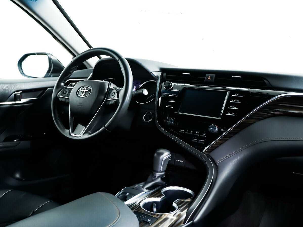 Toyota Camry 2020 года с пробегом. Фото: #6