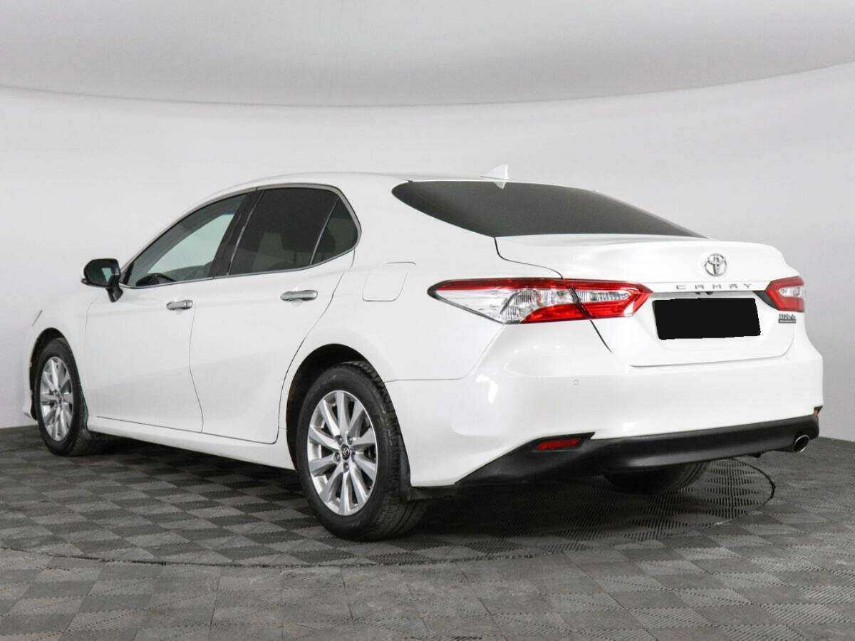 Toyota Camry 2019 года с пробегом. Фото: #5