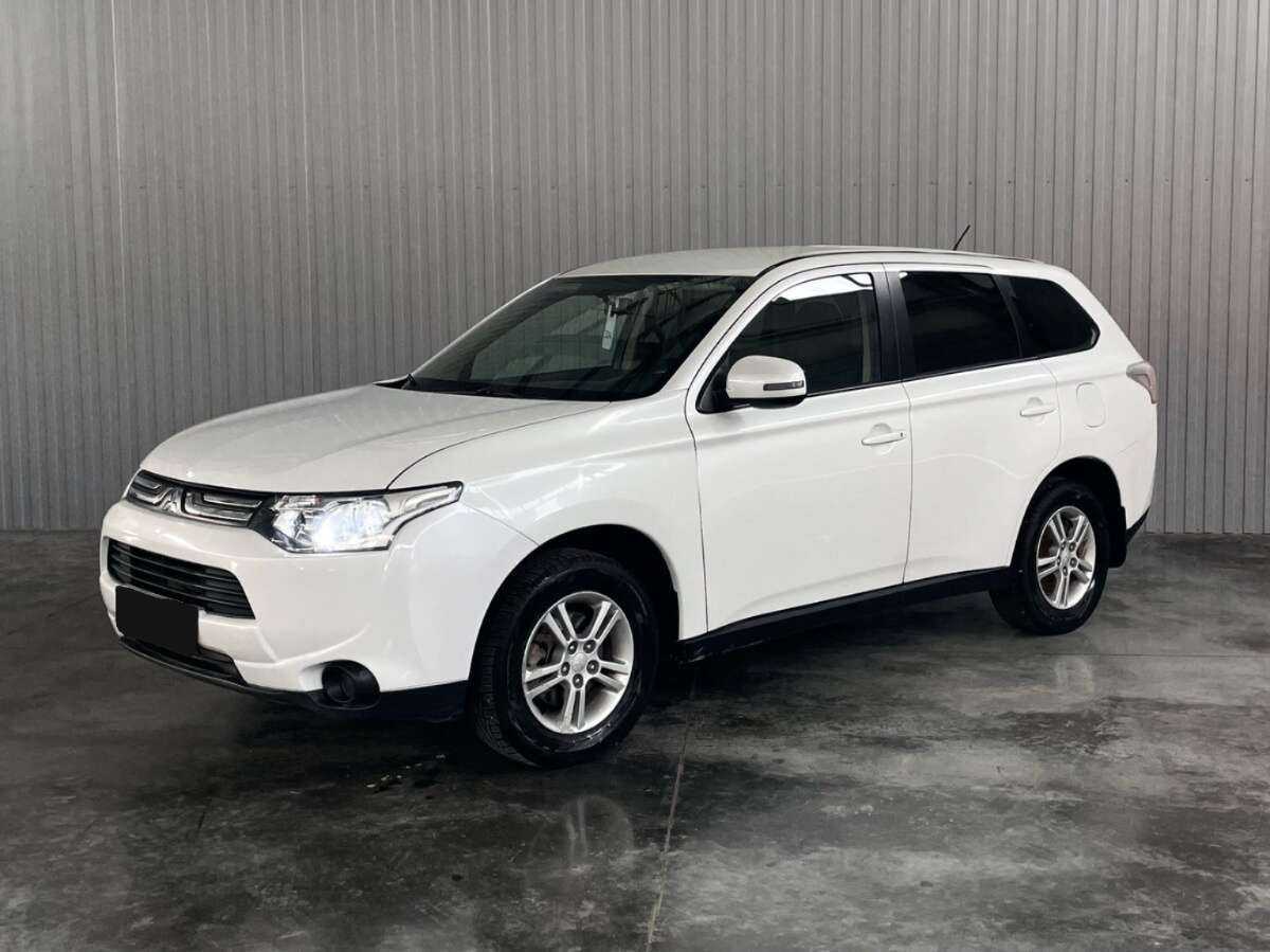 Mitsubishi Outlander 2013 года с пробегом. Фото: #0