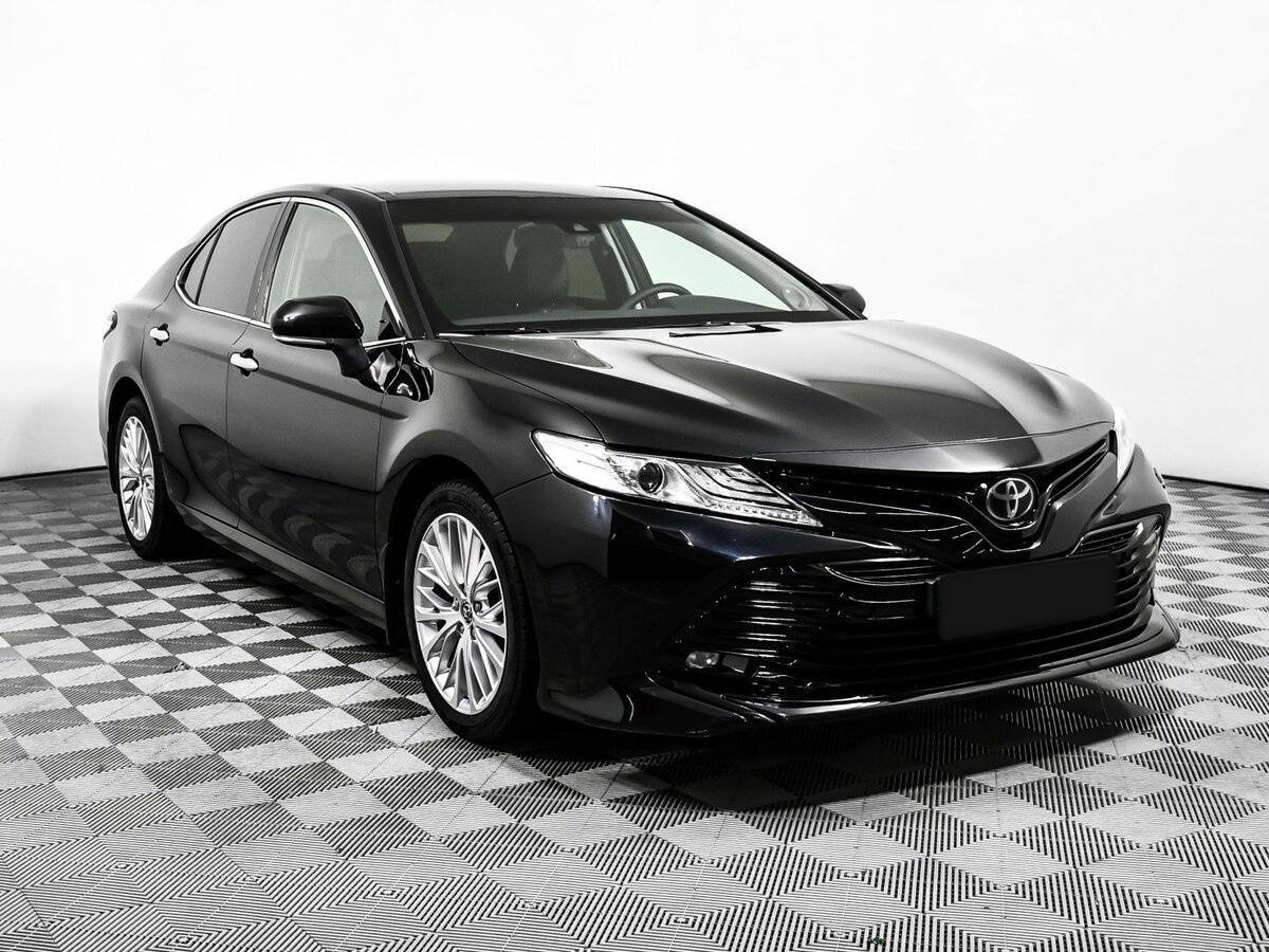 Toyota Camry 2019 года с пробегом. Фото: #2