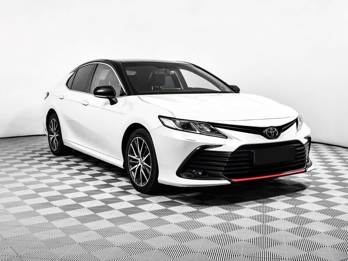 Toyota Camry 2021 года с пробегом. Фото: #2