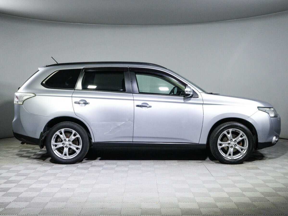 Mitsubishi Outlander 2012 года с пробегом. Фото: #3