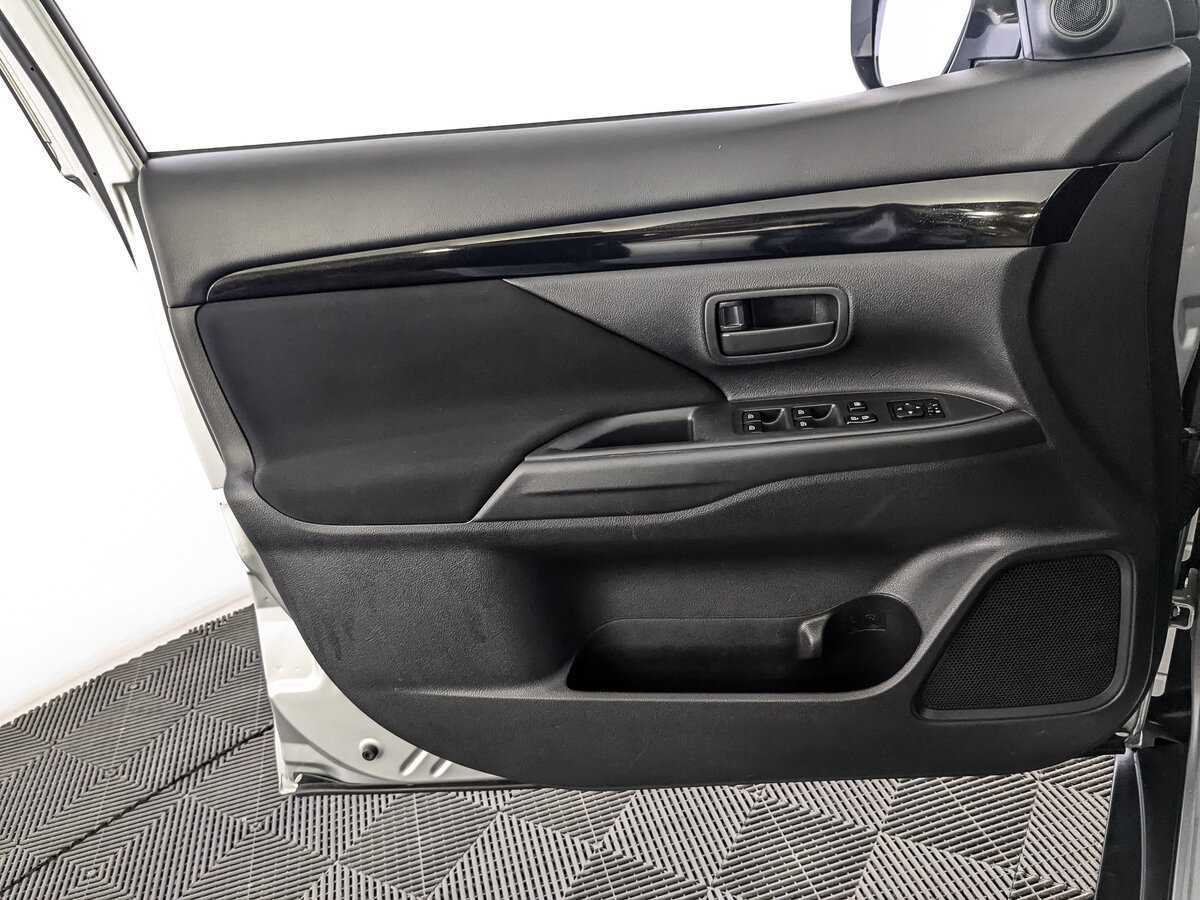 Mitsubishi Outlander 2019 года с пробегом. Фото: #18