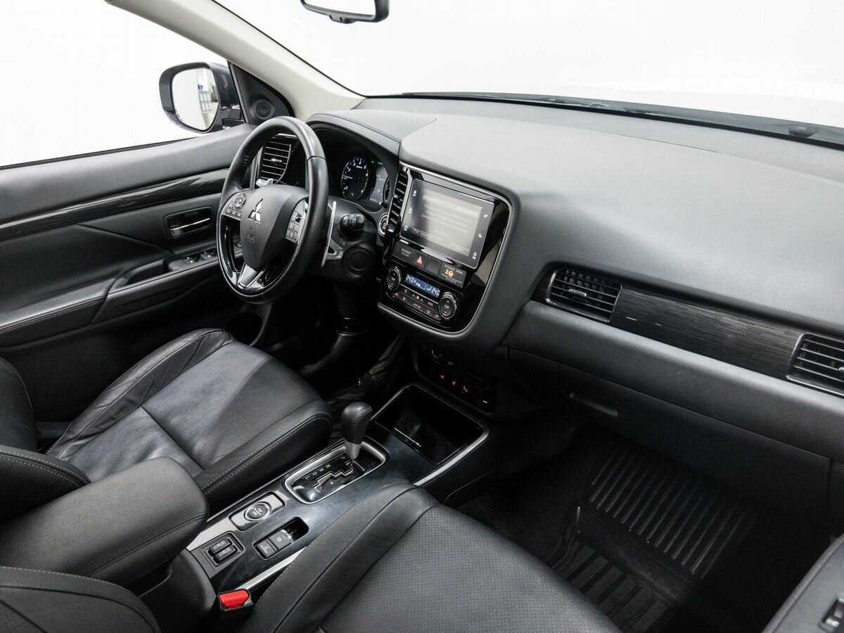 Mitsubishi Outlander 2018 года с пробегом. Фото: #7