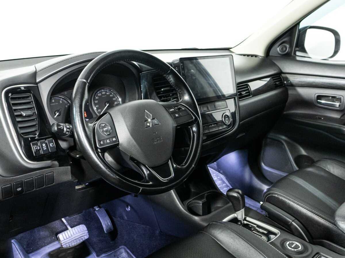Mitsubishi Outlander 2016 года с пробегом. Фото: #10