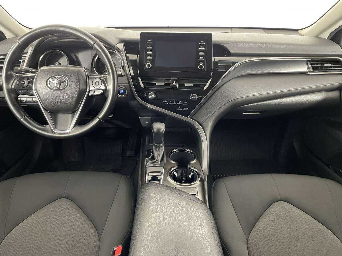 Toyota Camry 2021 года с пробегом. Фото: #6