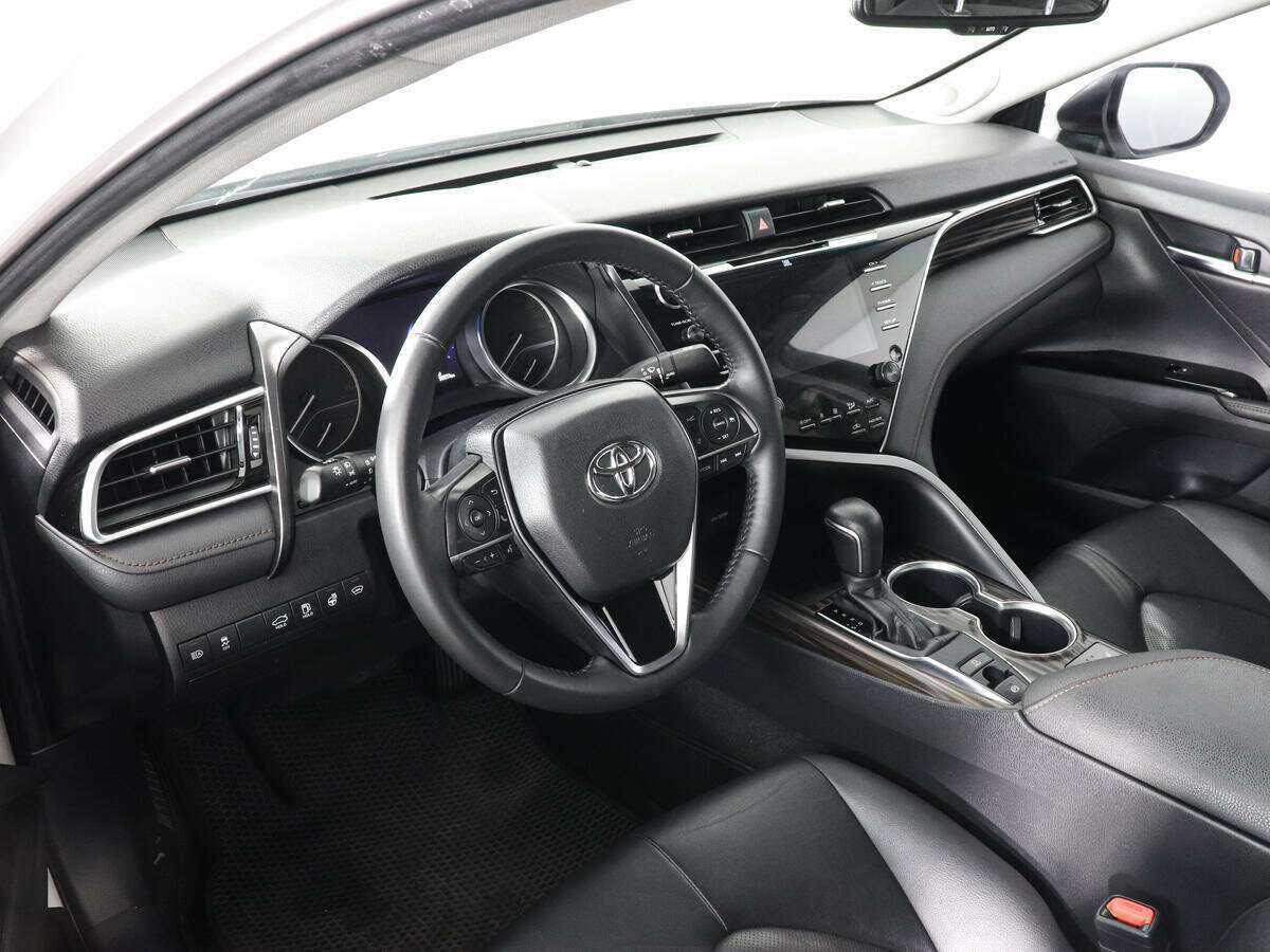 Toyota Camry 2019 года с пробегом. Фото: #7