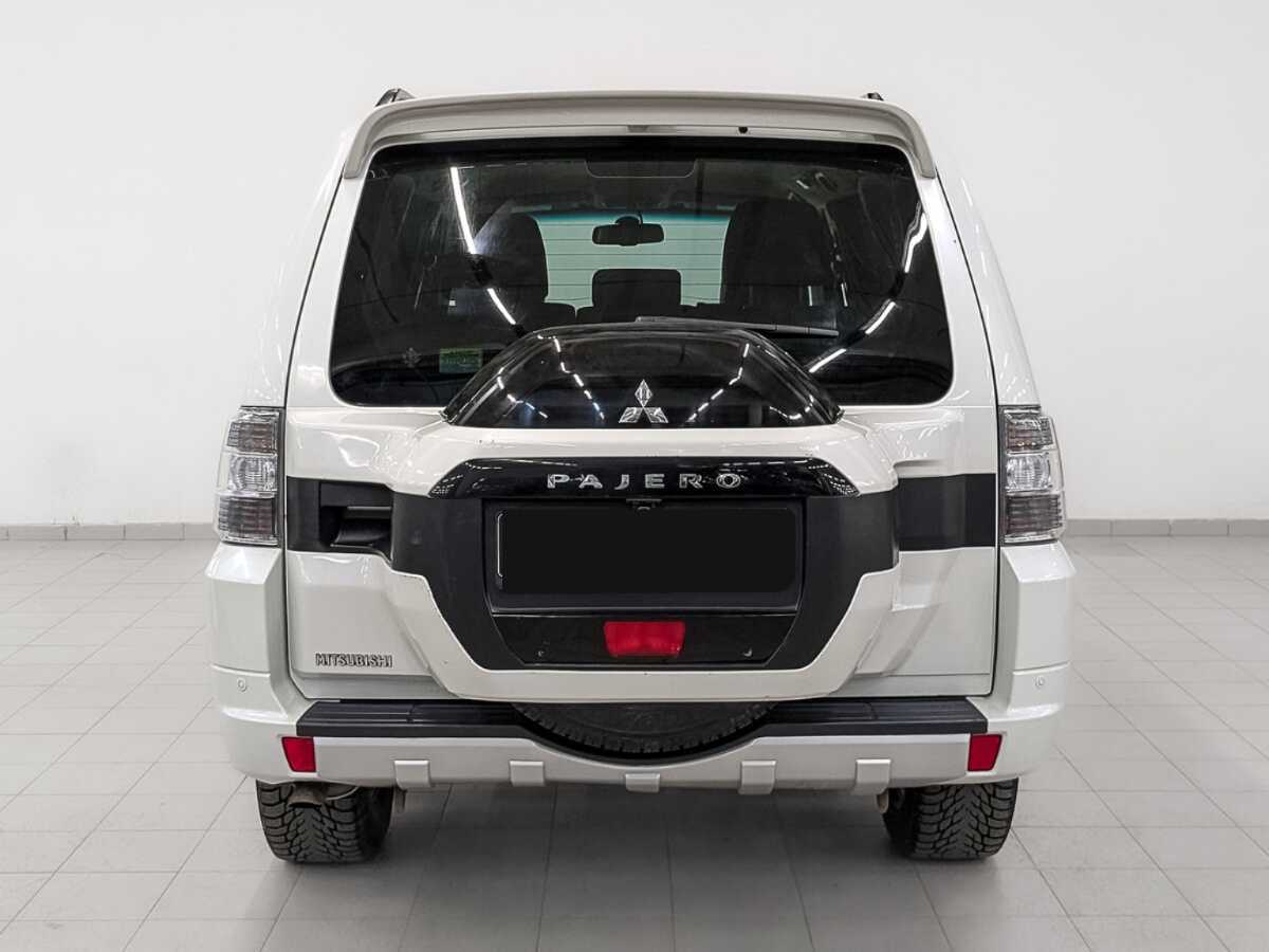 Mitsubishi Pajero 2015 года с пробегом. Фото: #5