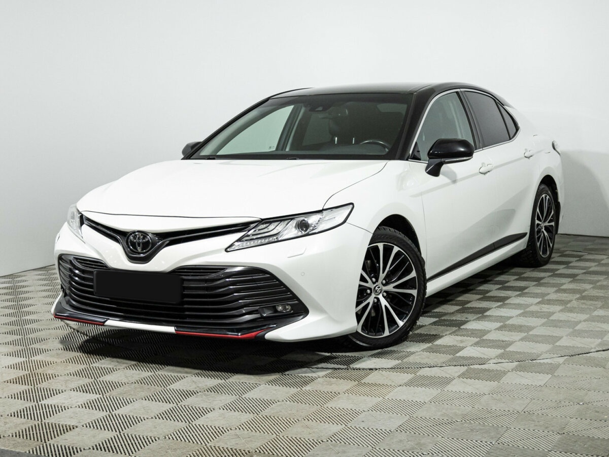Toyota Camry 2020 года с пробегом. Посмотреть фото