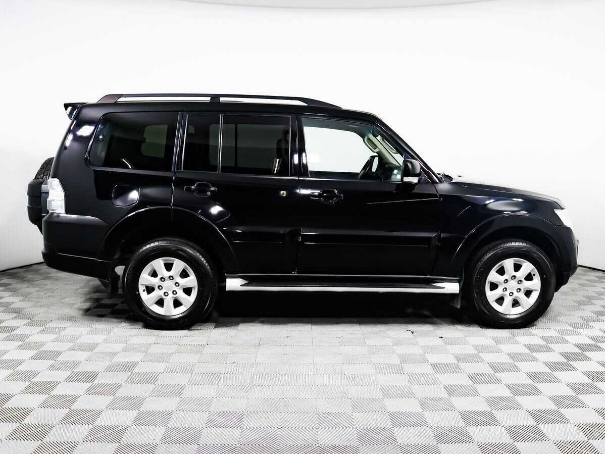 Mitsubishi Pajero 2013 года с пробегом. Фото: #3