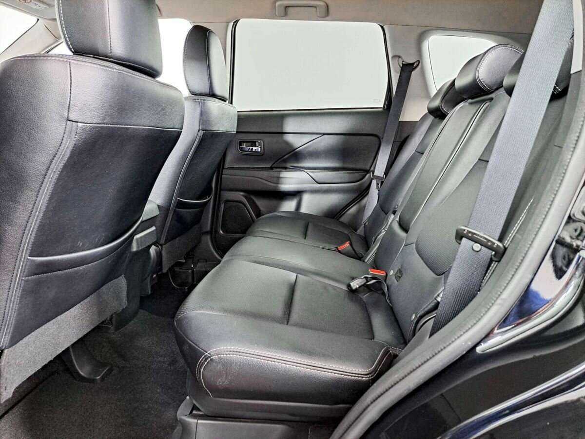 Mitsubishi Outlander 2017 года с пробегом. Фото: #9