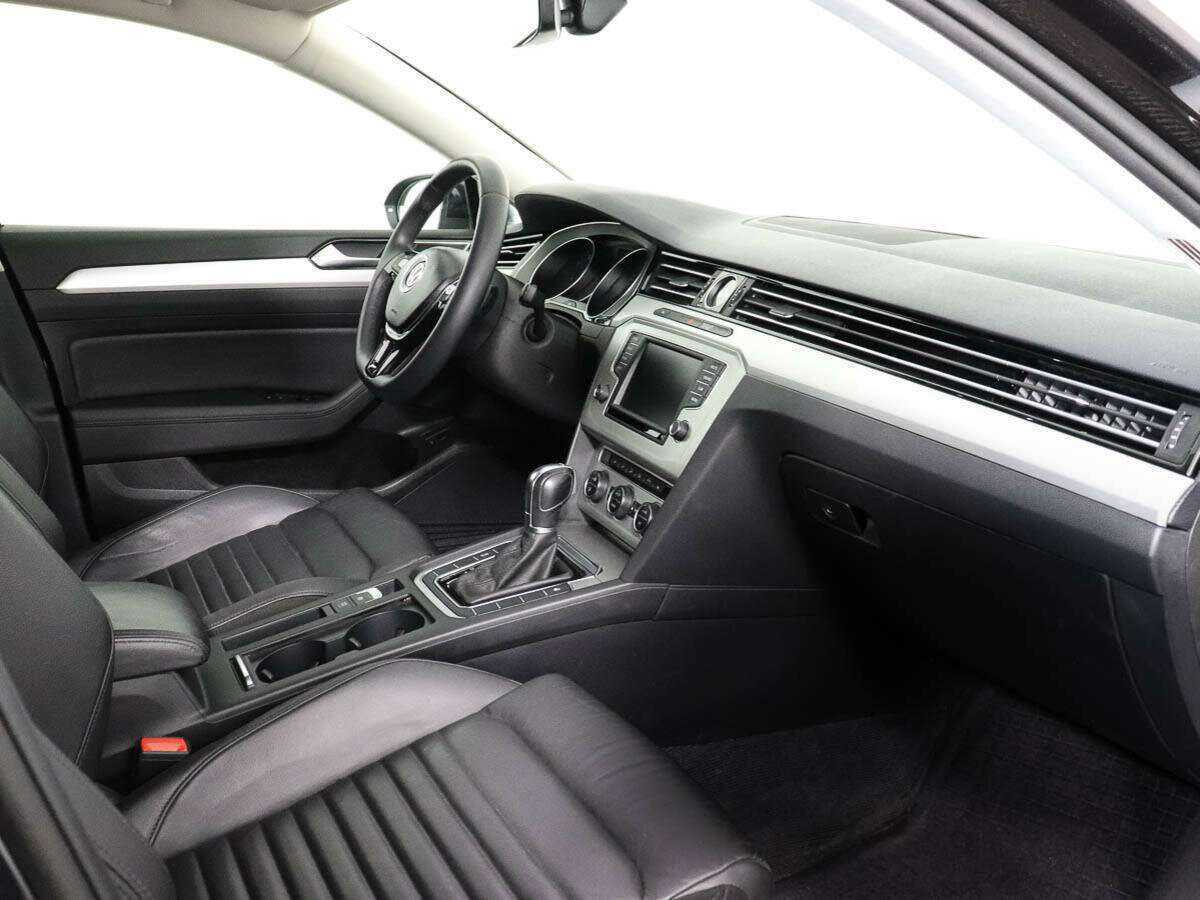 Volkswagen Passat 2017 года с пробегом. Фото: #6