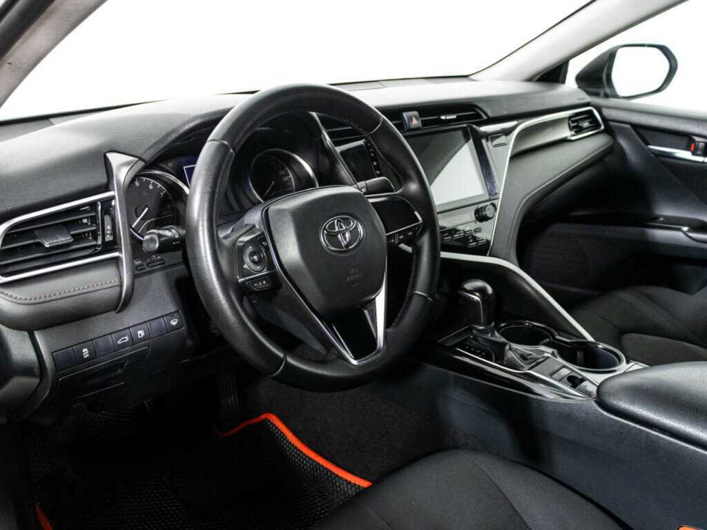 Toyota Camry 2018 года с пробегом. Фото: #10