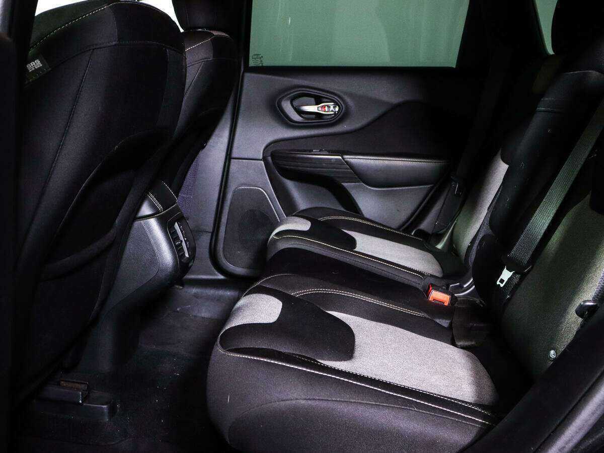 Jeep Cherokee 2014 года с пробегом. Фото: #6