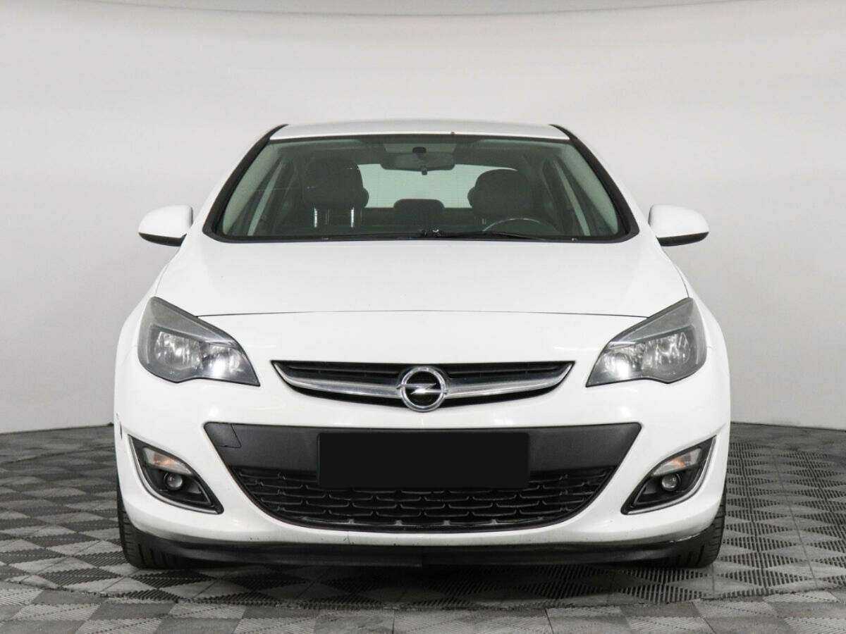 Opel Astra 2014 года с пробегом. Фото: #1
