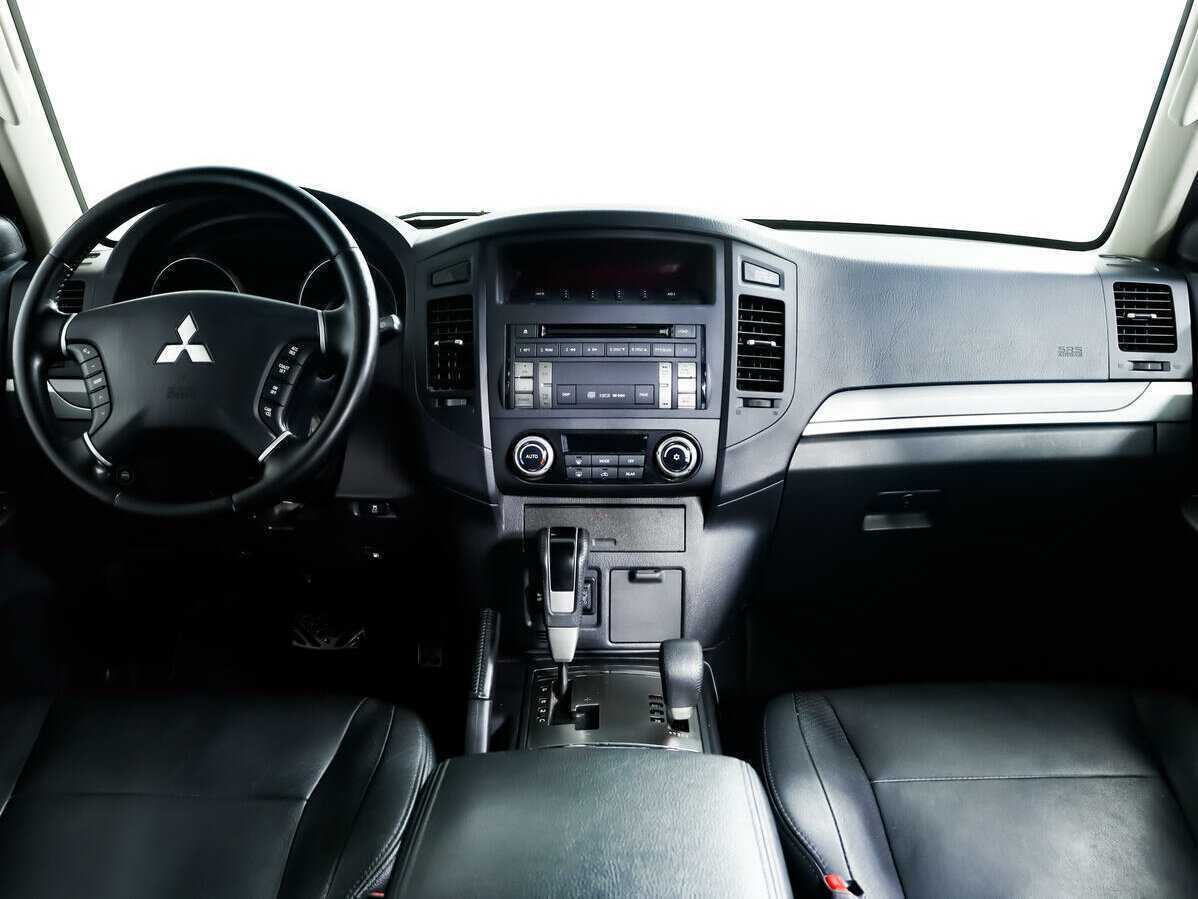 Mitsubishi Pajero 2013 года с пробегом. Фото: #10
